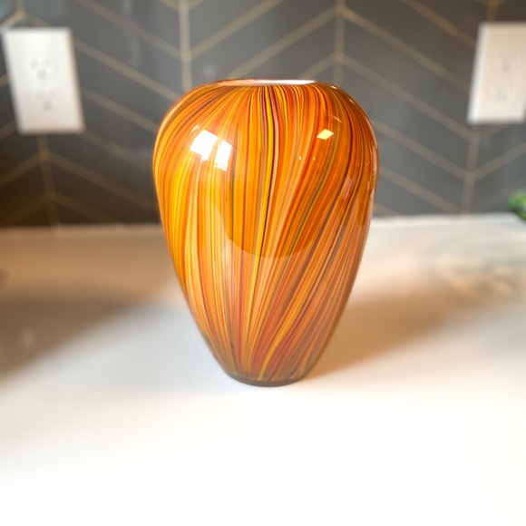 Brown Swirl Glass Vase. New without tag. - Picture 2 of 7